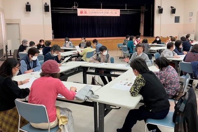 親睦を深めあったJA前橋市女性協議会との研修