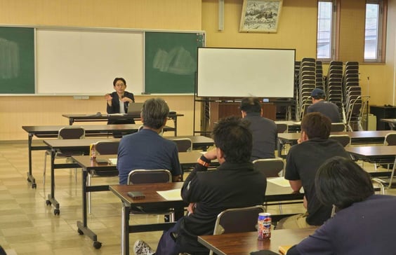 法人化について学ぶ生産者